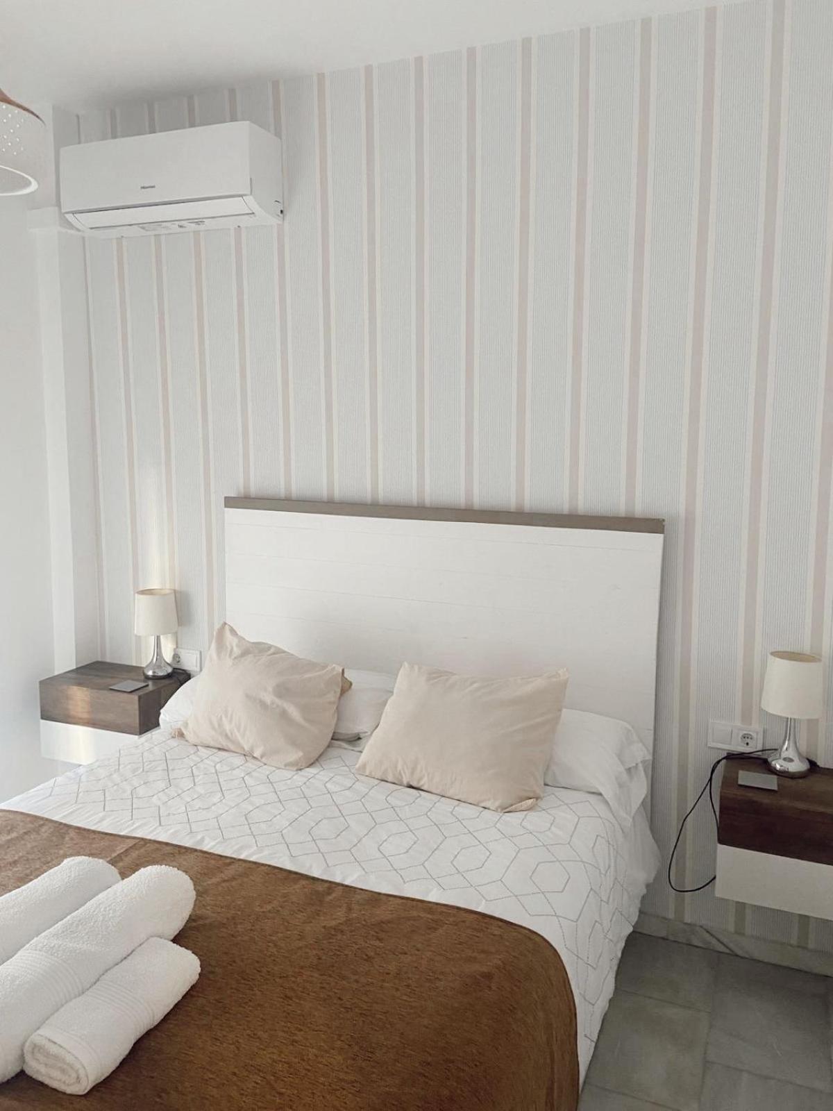 Apartamento Melina Arlu - Barrio La Victoria マラガ エクステリア 写真