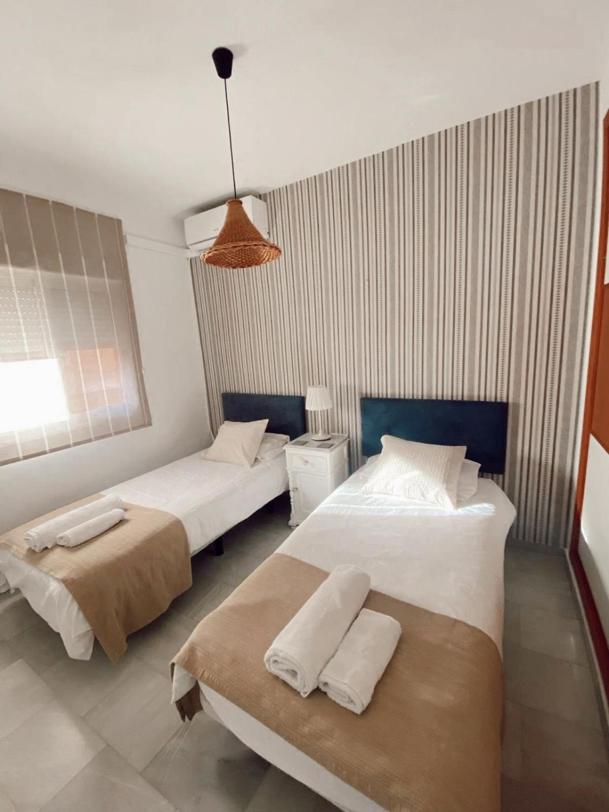 Apartamento Melina Arlu - Barrio La Victoria マラガ エクステリア 写真